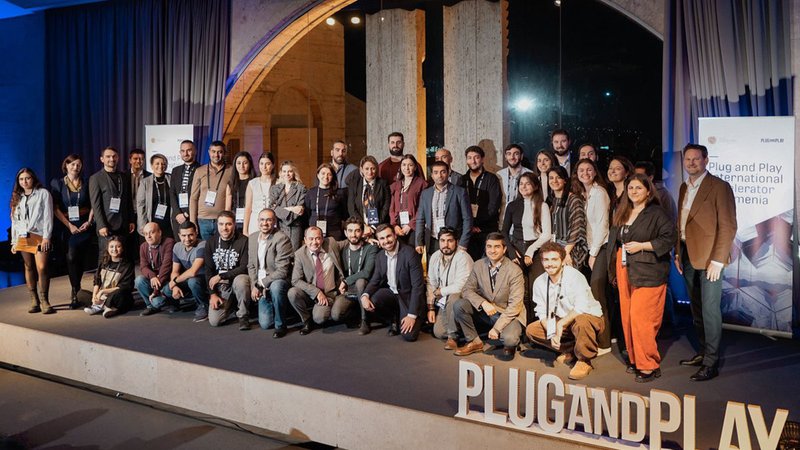 staff.am-ի համահիմնադիրների կողմից ստեղծված Hirebee-ն Plug and Play միջազգային աքսելերացիոն ծրագրի 20 ստարտափների շարքում է