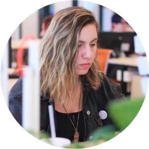 Community_Manager_Lena
