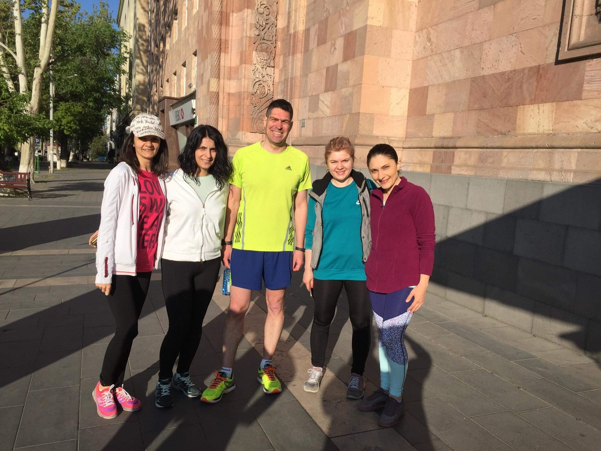 Քայլելու մարտահրավեր (Walking Challenge) նախագծի մասնակից թիմերից մեկը