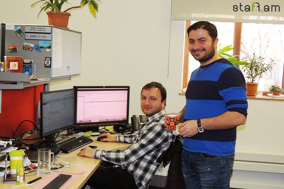 Գագիկ Սուքիասյան (աջից) – Quality Engineering Manager - Custom Compiler Team