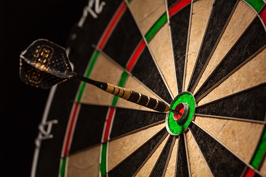 Closeup_Darts_Shooting_target_529036_1280x853